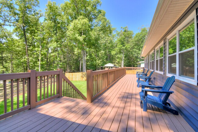 Building Photo - 219 Jasper Rd