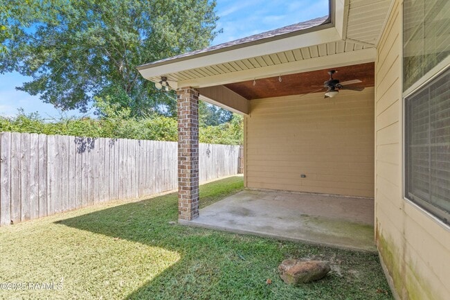 Building Photo - 410 Milton Estates