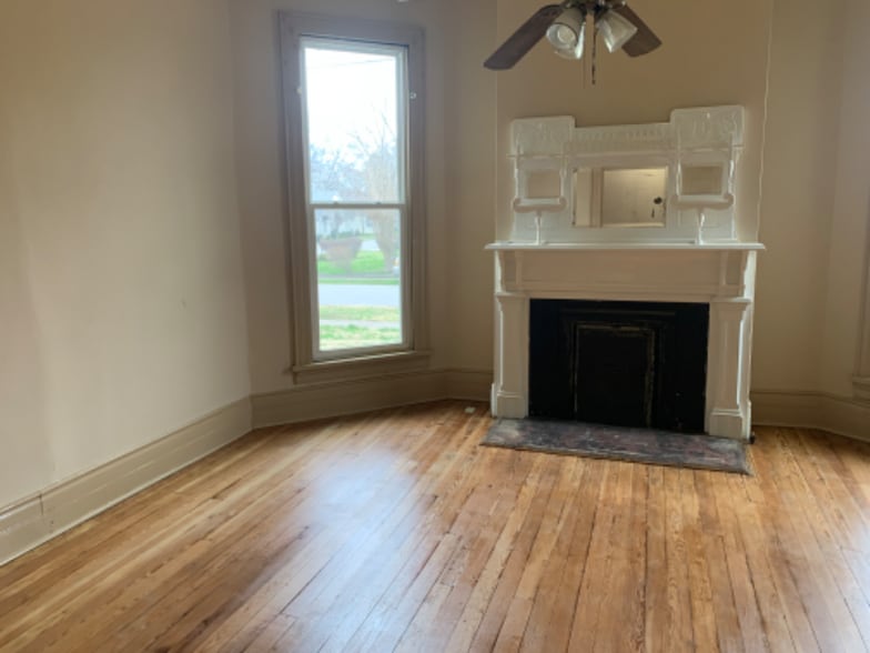 Building Photo - 322 N Maney Ave