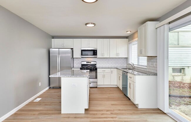 Building Photo - 7006 Shelton Ct