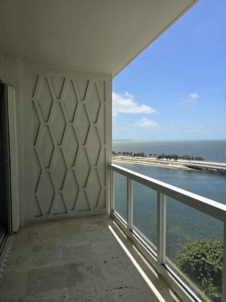 Building Photo - 2451 Brickell Ave