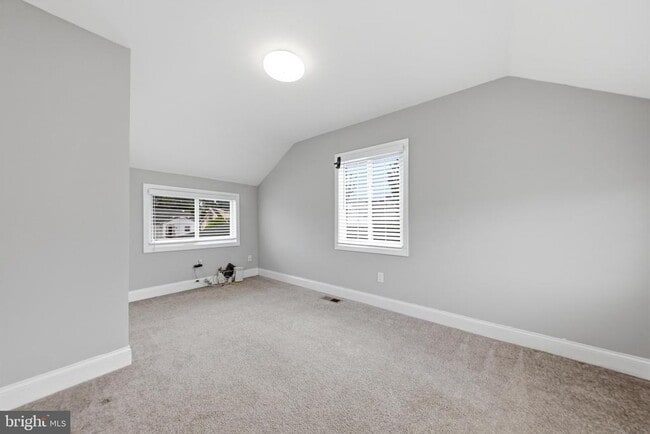 Building Photo - 3524 Meadowside Ave
