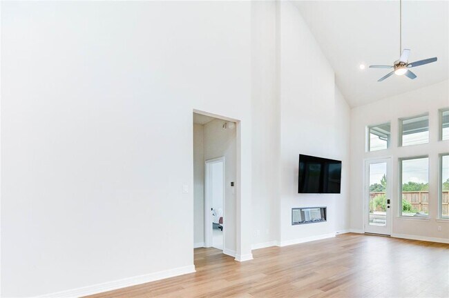 Building Photo - 9446 Pilares Rdg Dr