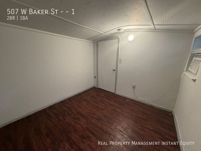 Building Photo - 507 W Baker St