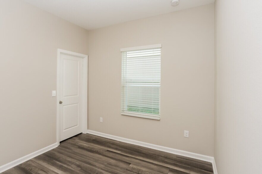 Building Photo - 970 Kelly Fern Lp