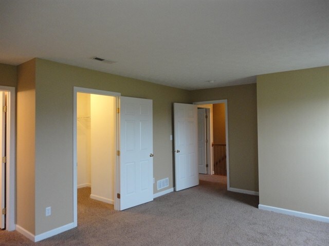 Building Photo - 1441 Scenic River Dr