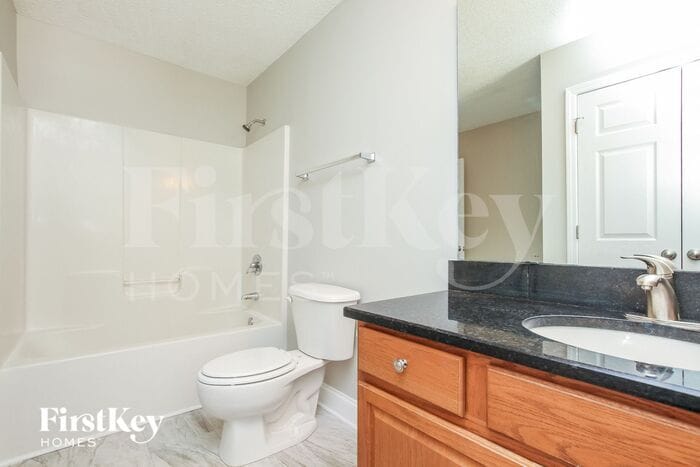 Building Photo - 714 Berkshire Dr