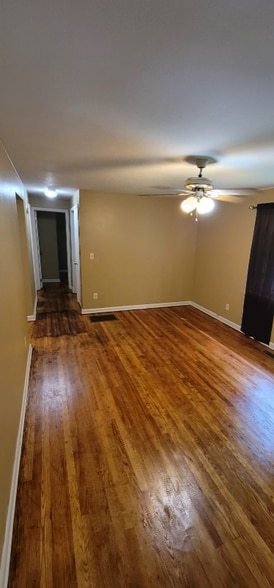 Building Photo - 1078 Willow Dr