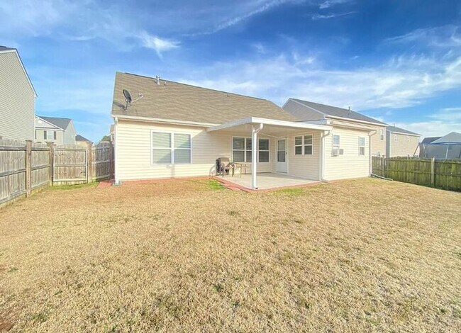 Building Photo - 847 Dovefield Ln