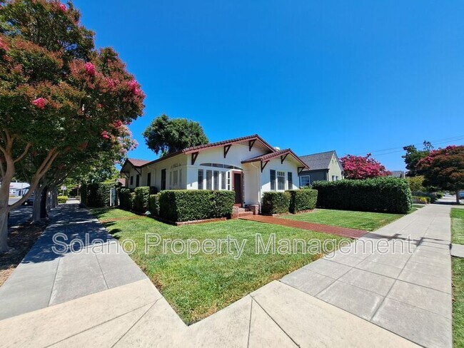 Building Photo - 1938 3rd St