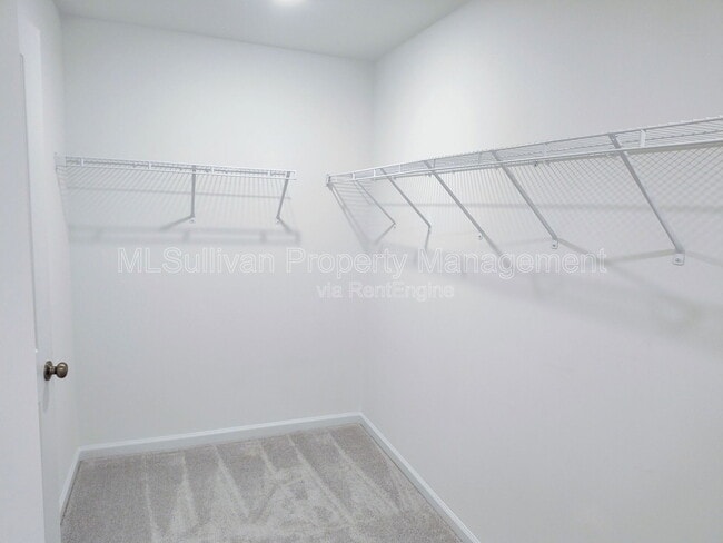 Building Photo - 875 Pilot St