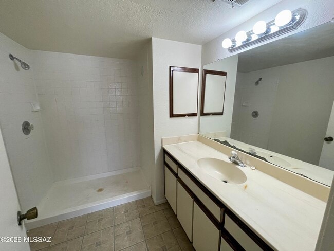 Building Photo - 1710 W Wood Bridge Ct