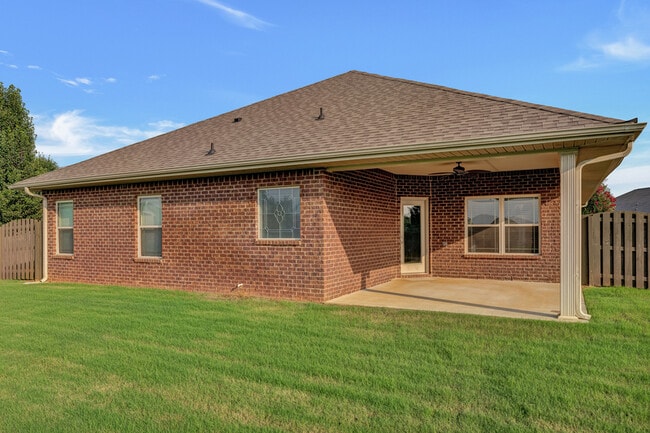 Building Photo - 861 River Landing Blvd SW