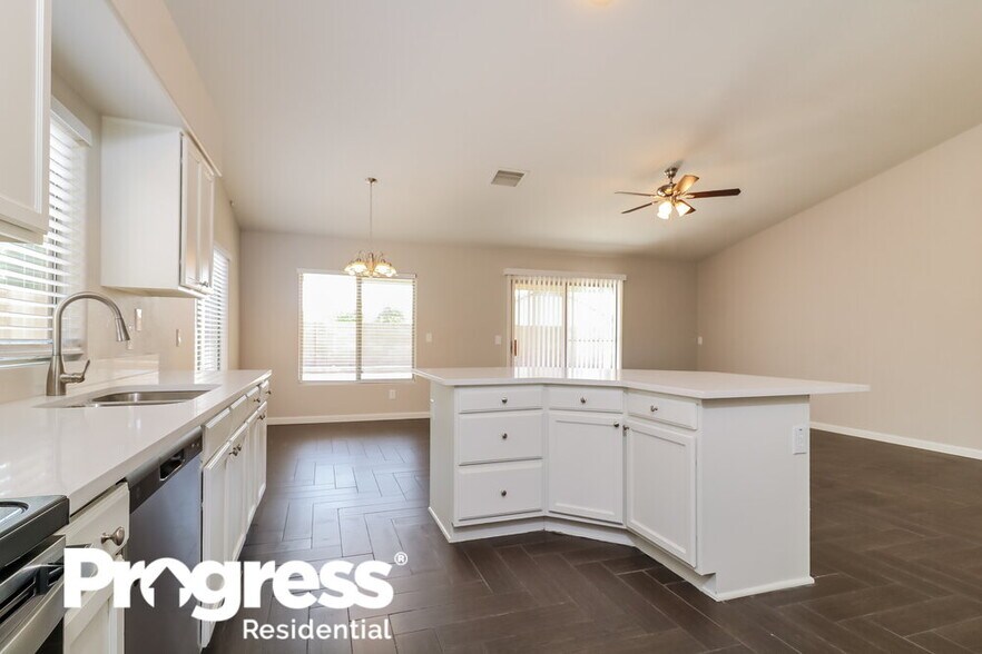 Building Photo - 13197 W Ocotillo Ln