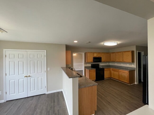 Building Photo - 3635 Pauline Ln