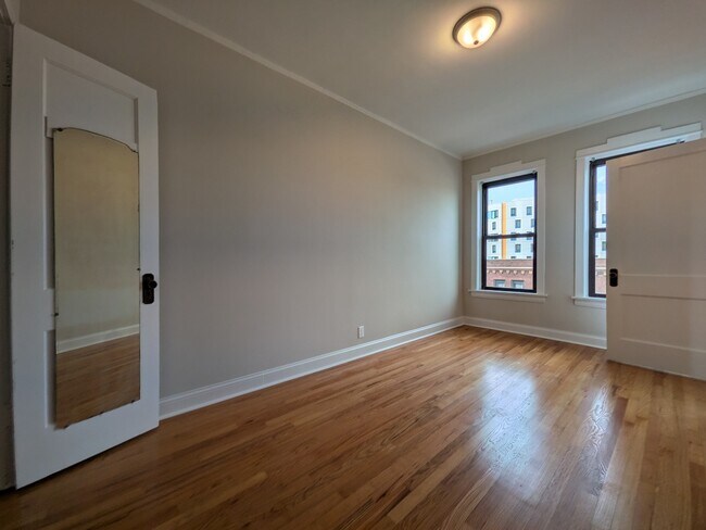 Building Photo - 2640 N Milwaukee Ave