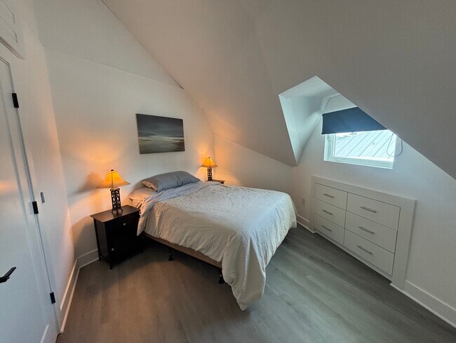 Building Photo - 12221 Boat Shell Dr