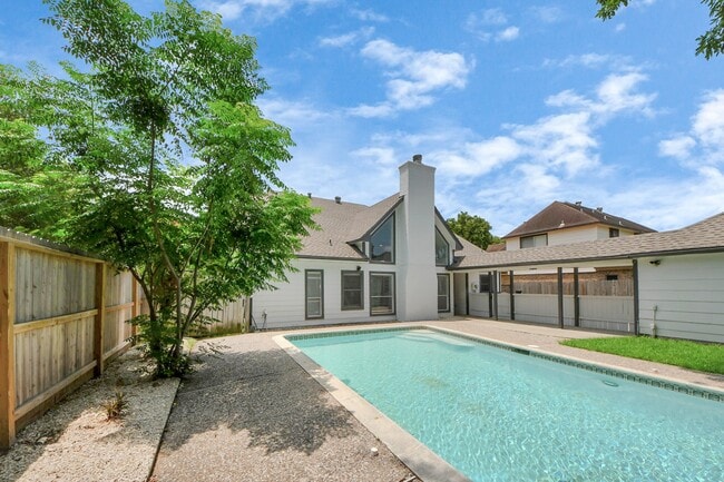 Building Photo - 5310 Oak Cove Dr