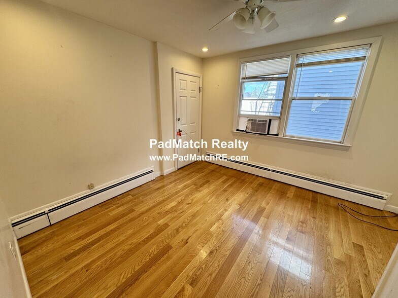 Building Photo - 49 Boylston St