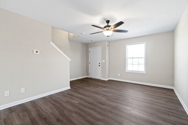 Building Photo - Ziva Ln - 1111