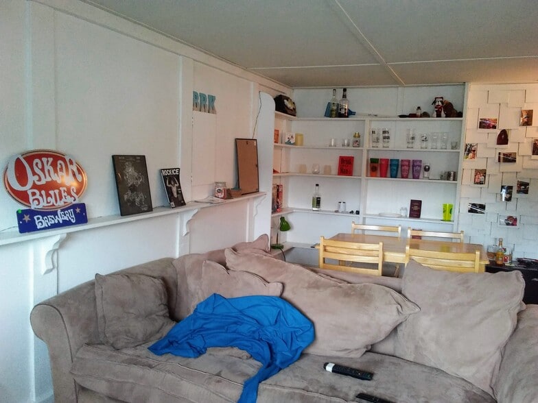 Living room/eating area - 2909 NW Fillmore Ave