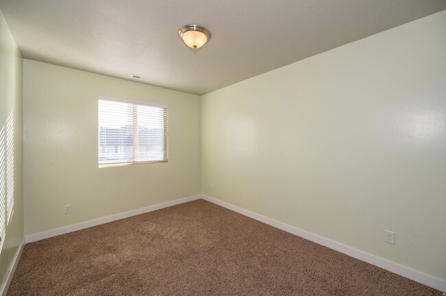 Building Photo - 4088 E Oakland Hills Dr