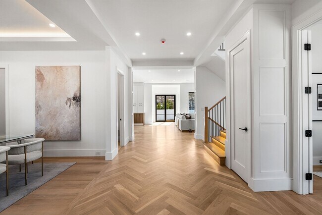 Building Photo - 93 Sevland Rd