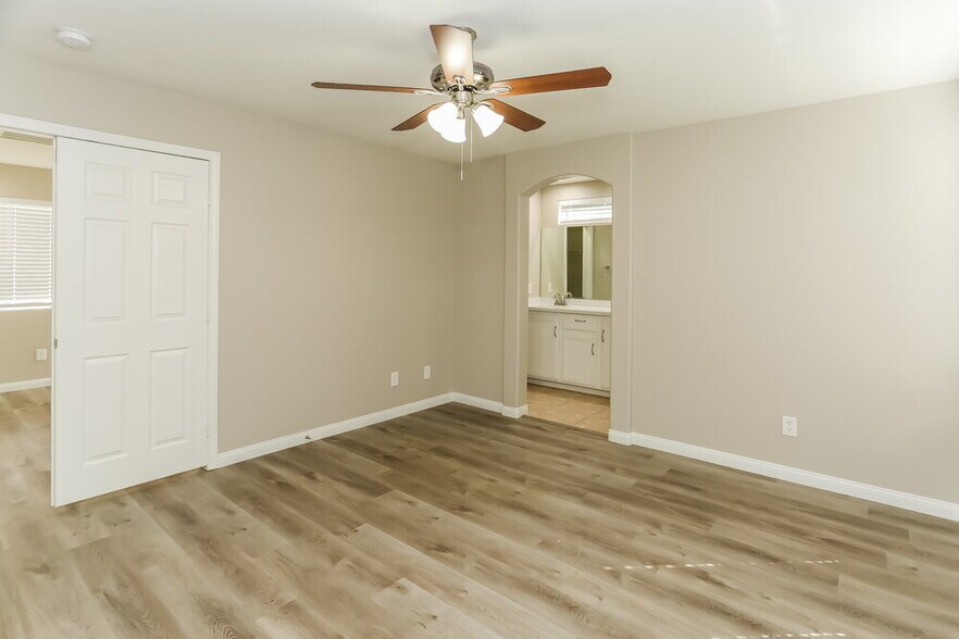 Building Photo - 8329 W Wildwood Glen Dr