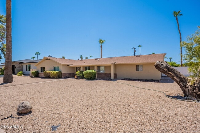 Building Photo - 6839 E Montecito Ave