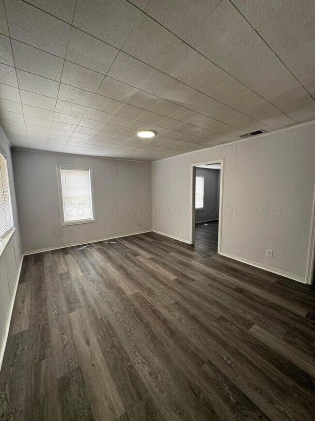 Building Photo - 3/1.5 ready to move in