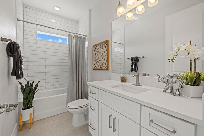 Building Photo - Large 4/3 Brand NEW Construction Home in t...
