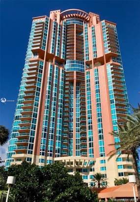 Building Photo - 300 South Pointe Dr