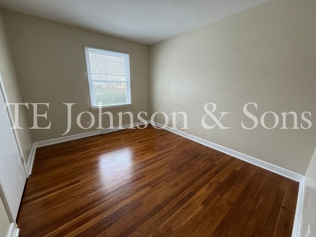 Building Photo - Charming 3 Bedroom Home with Hardwood Floors and Large Backyard in Winston-Salem
