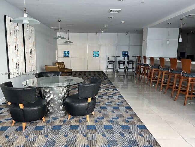 Building Photo - 1250 S Miami Ave