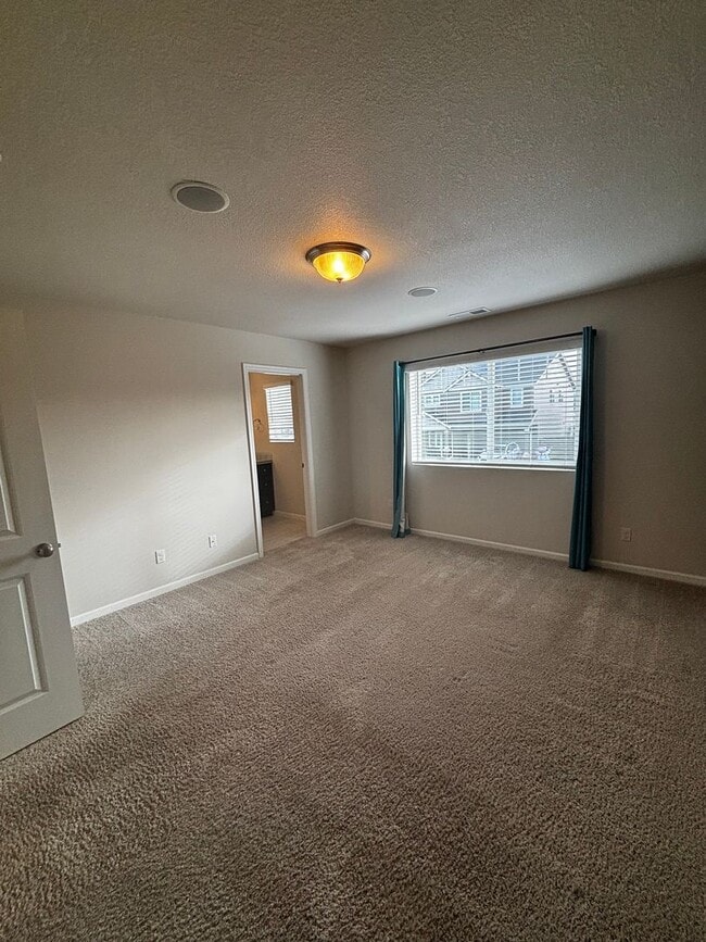 Building Photo - Newer SE 3 Bdrm House, All Appliances incl W/D, Air Cond, Community Pool, Double Garage