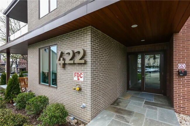 Building Photo - 422 E Boston Post Rd