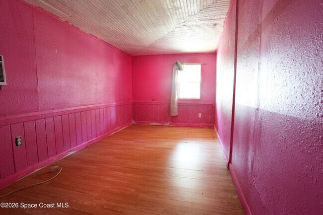 Building Photo - 317 Pineda St