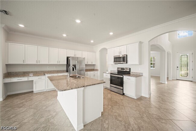Building Photo - 4234 Bluegrass Dr