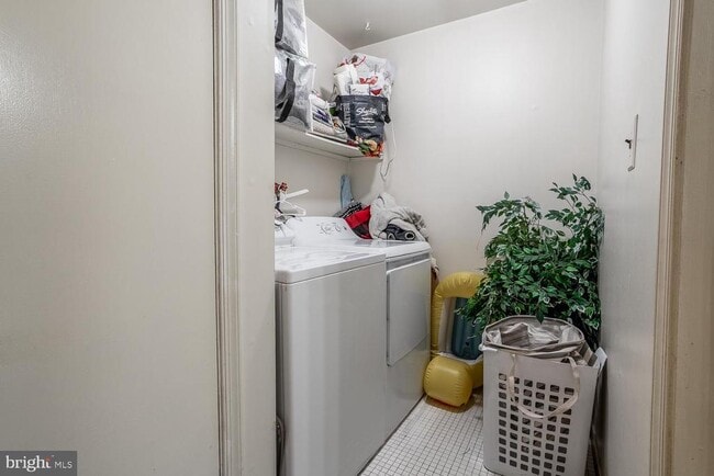 Building Photo - 8 Dickenson Dr