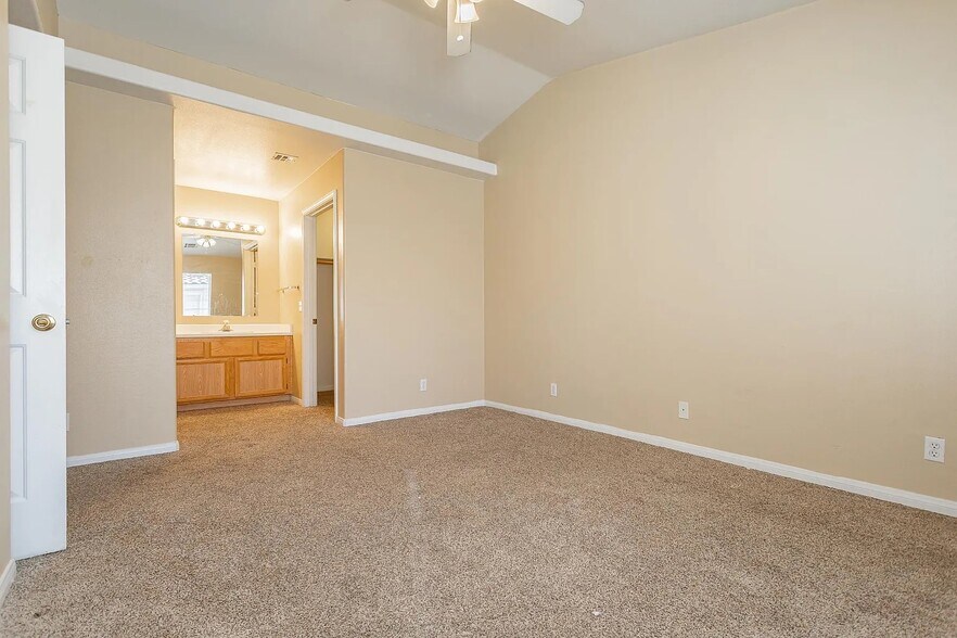 Building Photo - 1888 Big Horn St