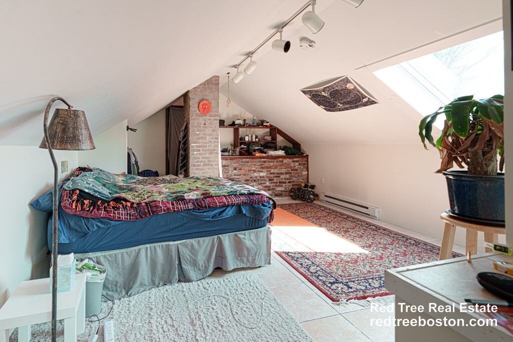 Building Photo - 8 Niles St