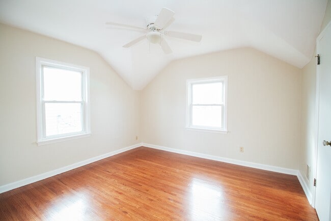 Building Photo - 4132 Berwick Ave