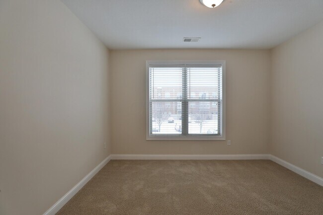 Building Photo - 960 Perry St