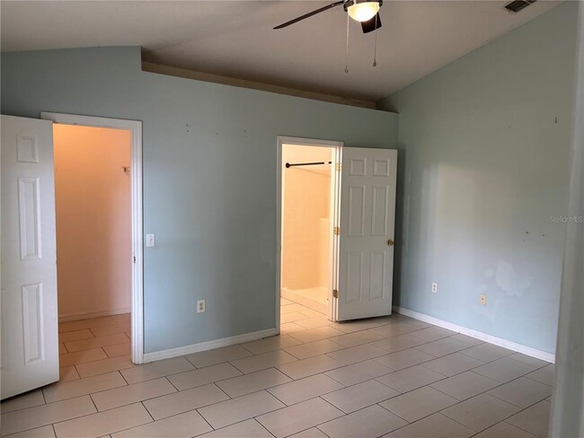 Building Photo - 120 Spoonbill Ct