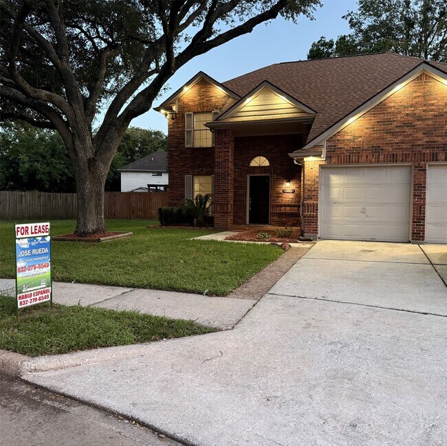 Building Photo - 9035 Rippling Fields Dr