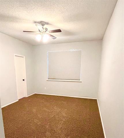 Building Photo - 7212 Park Creek Dr