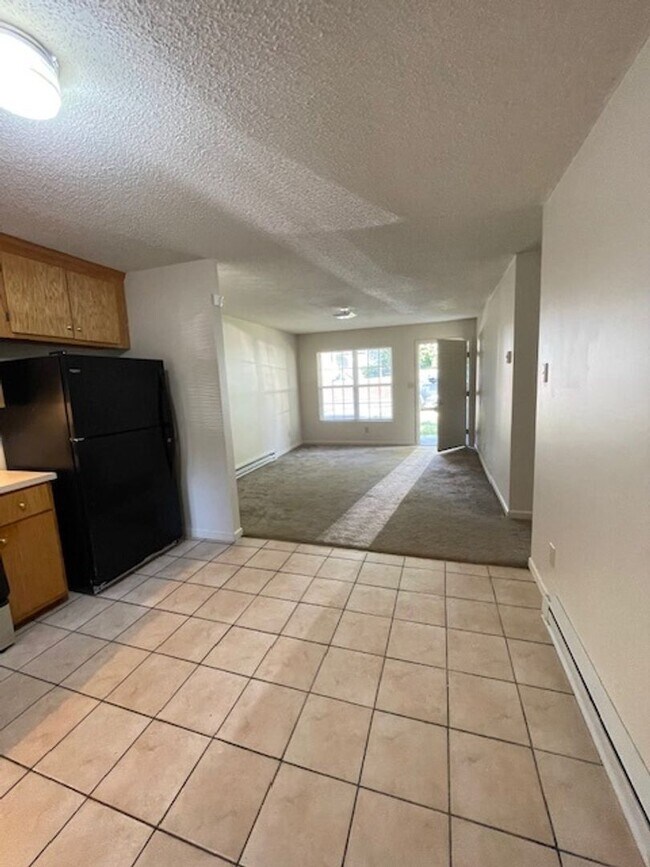 Building Photo - 3 Bed/ 1 Bath Charming House!