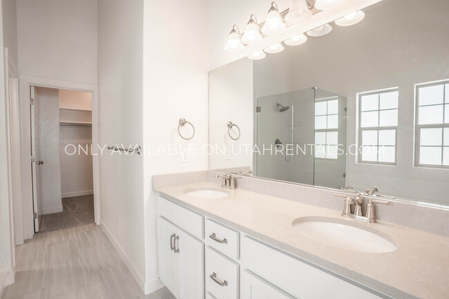 Building Photo - 6459 W Arranmore Dr