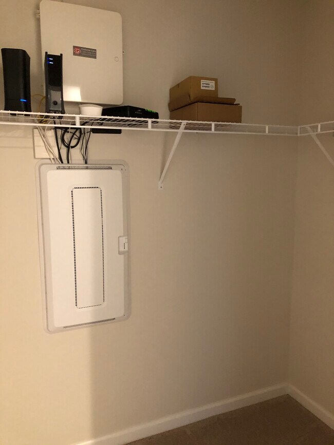 Walk-In Closet Master Bedroom - 5202 Austin Knoll Ct