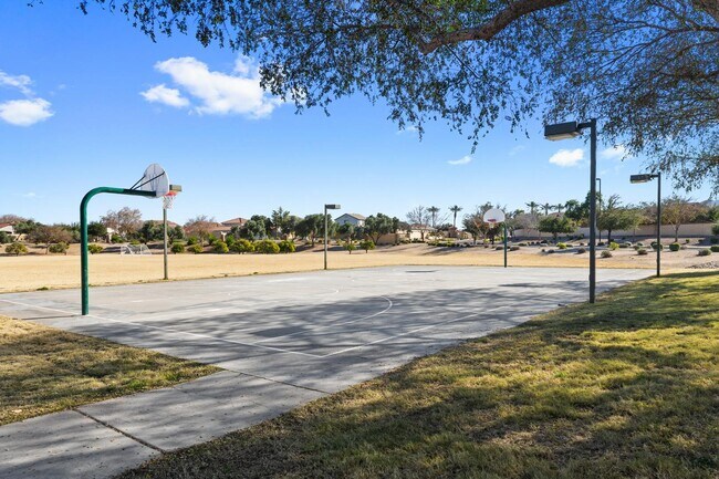 Building Photo - 3846 E Palmer St